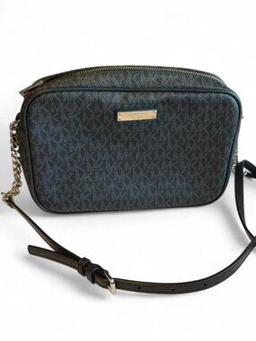 Michael Kors Jet Set Large Crossbody in Black/Grey.